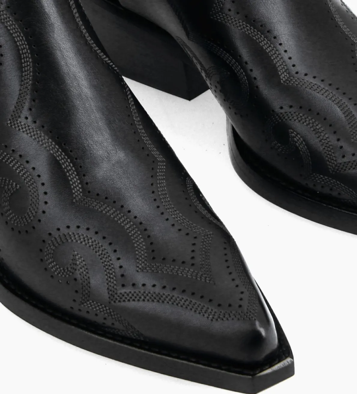 Outlet FREE LANCE Paris Bottine Western brodée - Calamity 40 - Cuir de veau lisse mat - Noir